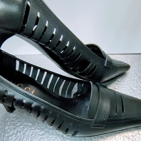 GUCCI Black Leather Laser Cut Square Toe Pumps, Size 35 - Picture 9 of 10